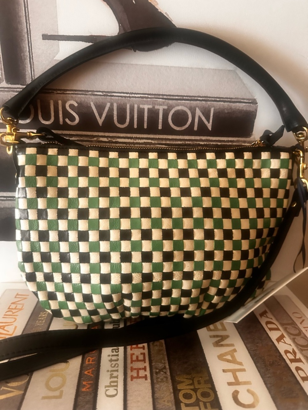 NWT CLARE V. petit moyen messenger bag in green apple - Picture 6 of 9